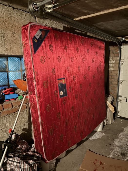 Матрас 1.8 на 2 метра