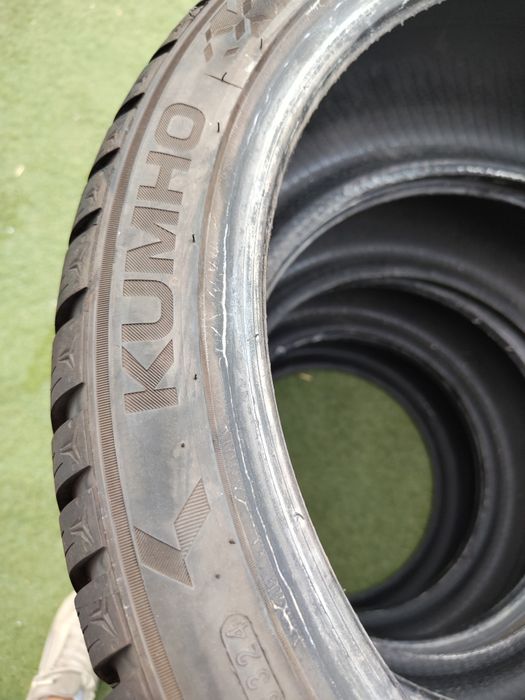 4 бр зимни 225/40/18 Kumho Дот 24г