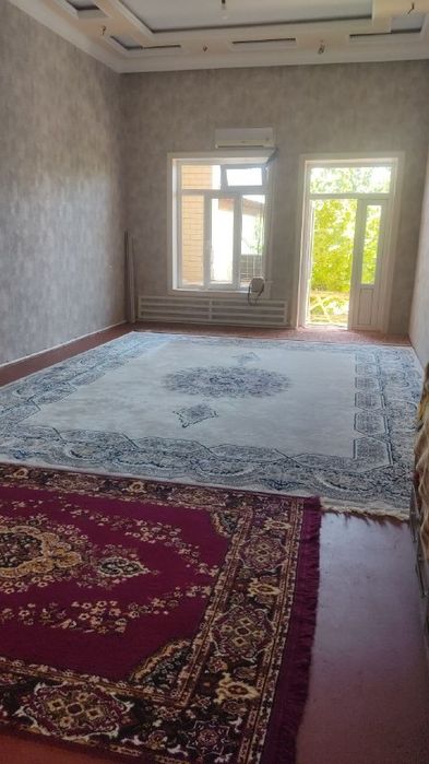 Nazarbekda, 8 sotix 9 honali har bir honani tegi podvulli sotiladi.