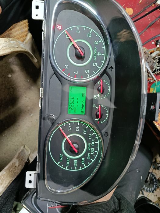 Jentra tablo soʻtiladi. Продоется приборная панель от Жентра