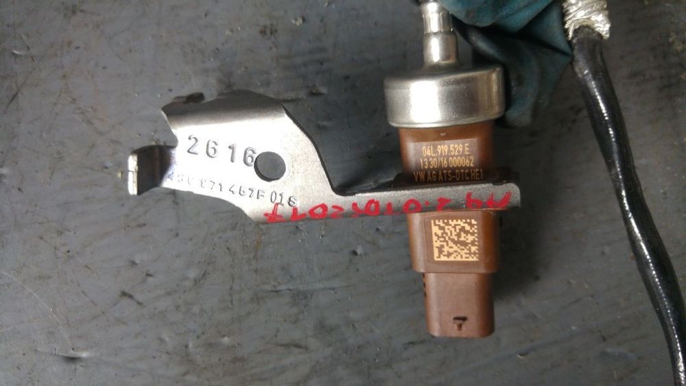 Senzor temperatura filtru particule audi a4 b9 2.0 tdi det 04l919529e