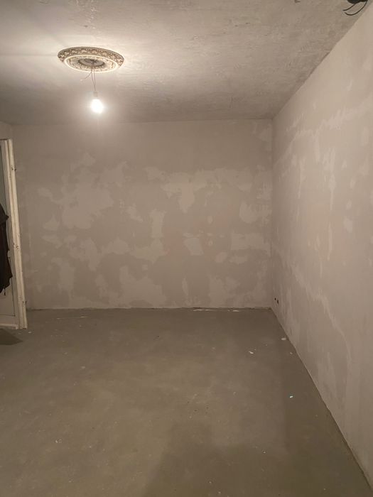 Vând apartament 4 camere 2 băi pe strada Smirodava bl 4 etaj 2