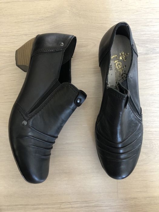 Vand pantofi Rieker(38)din piele.