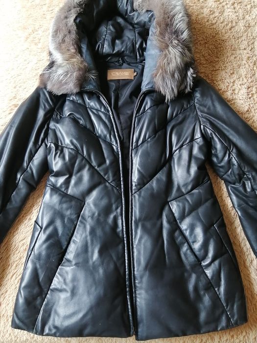 Кожаный пуховик женский