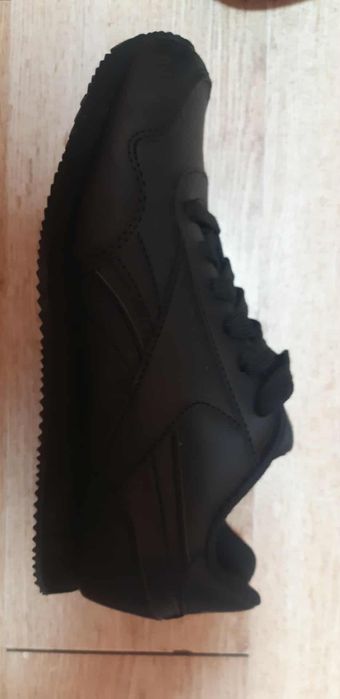 Papuci reebok 150 lei perechea