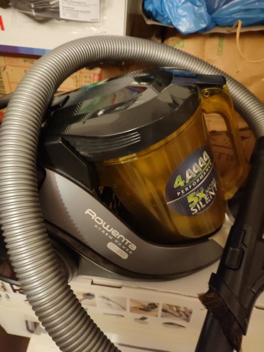 Прахосмукачка РОВЕНТА ,много запазена