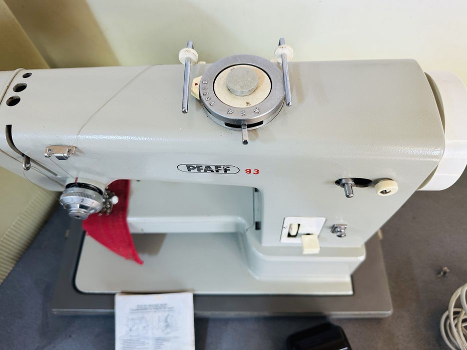Masina de cusut PFAFF 93 semi industrială