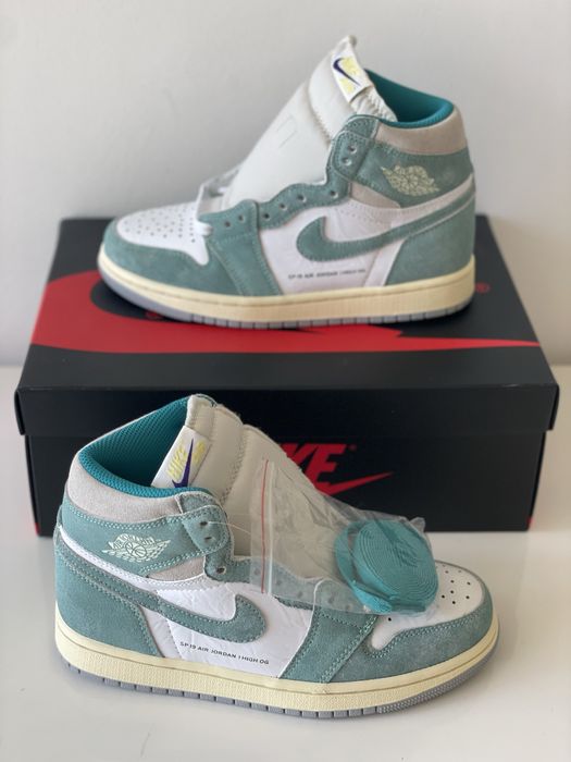 Jordan 1 Retro Turbo Green Air White Hyper Royal Grey