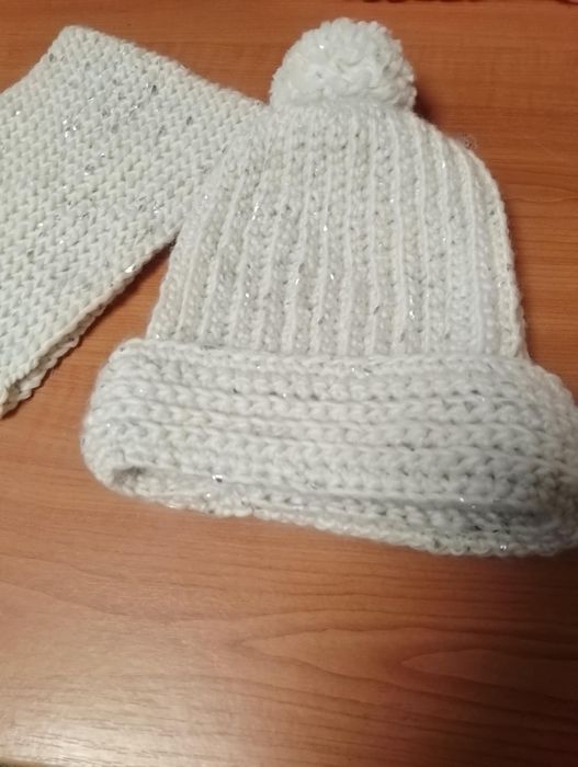 Шапка с шал ,зимна ръчна изработка