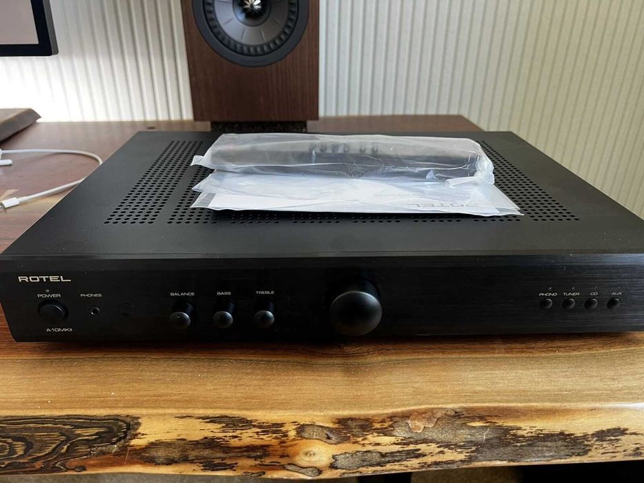 Стерео усилвател Rotel A10 MK2