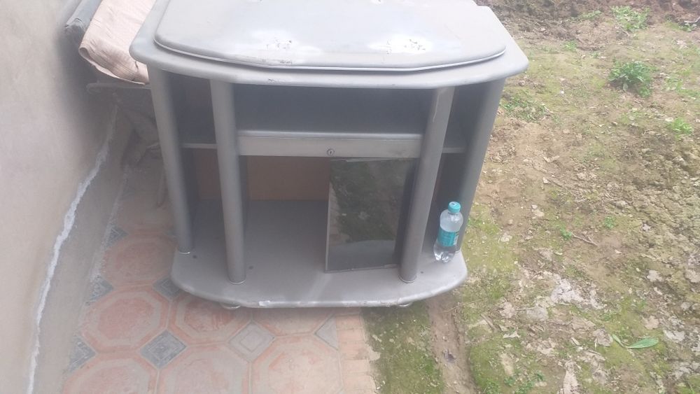 Паставка телвизорники