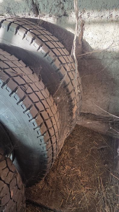 Продам 2шины с дисками 11.r20