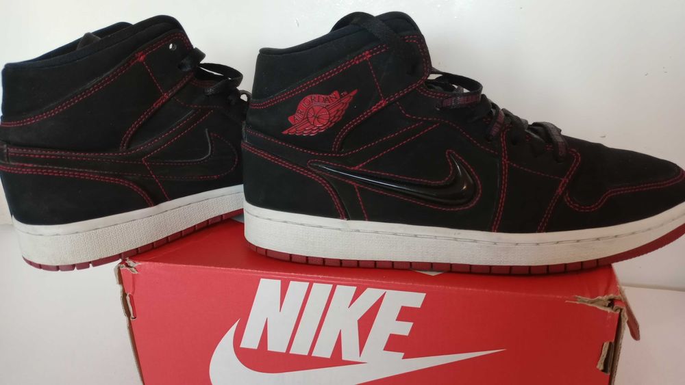 Оригинални маратонки NIKE AIR JORDAN 1 Mid