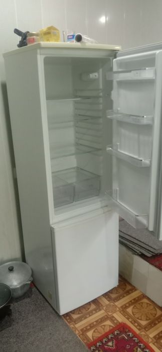 Холоделник артел почти в новый  идеальном состояние