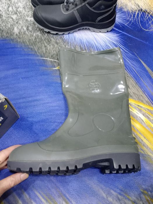 Продам спецодежду