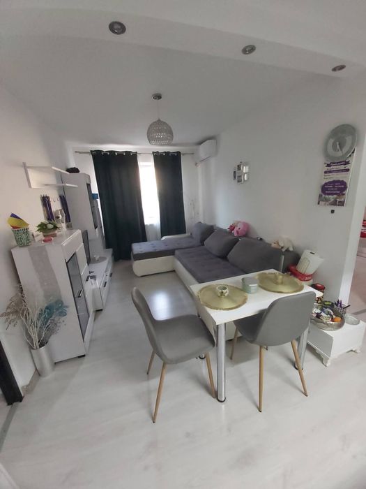 Inchiriez apartament 3 camere in Deva