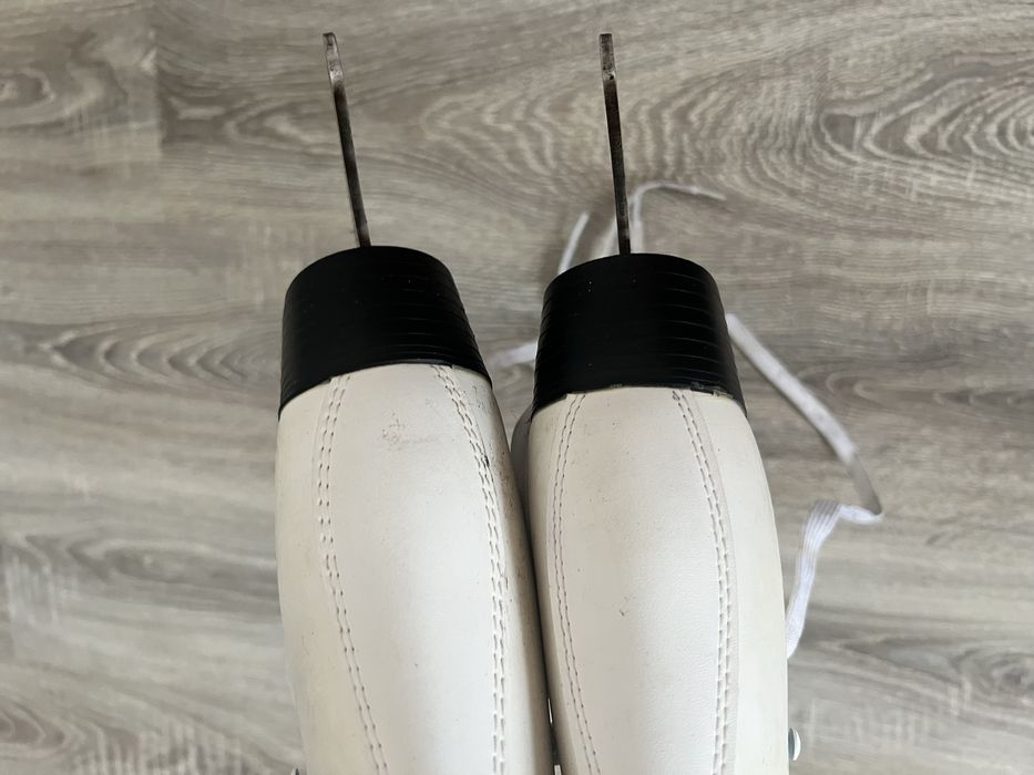 Коньки для катания на льду фигурные