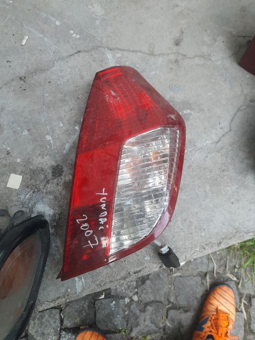 Десен стоп за Hyundai e10 2007 година