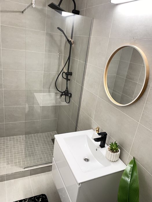 Inchiriez apartament cu o camera,langa Vivo mall,la parter