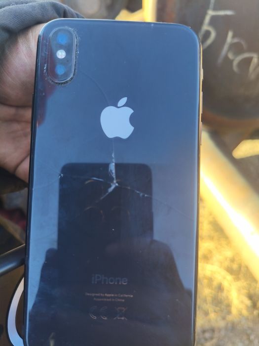 Айфон Х в хорошем состояние