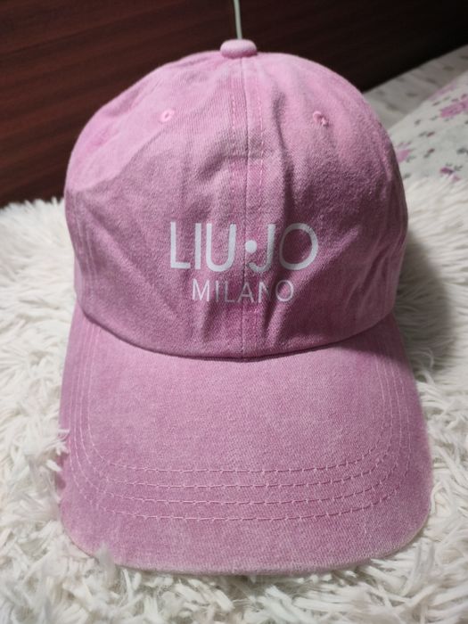 Шапки Liu Jo - чисто нови
Налични в тези цветове.
Брой: 10 лв