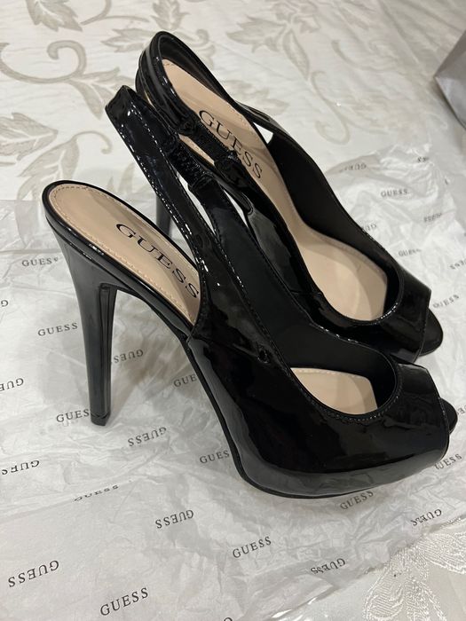 Guess босоножки , черные на в.к