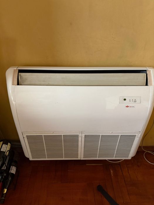 Продавам Термопомпа вода-въздух и 3 броя конвектори към нея