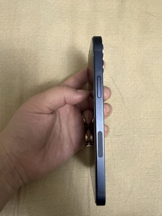 Iphone 12  / 128 sotiladi srochna