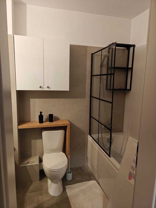 Studio de inchiriat, MRS Village