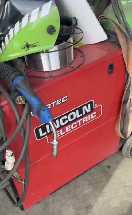 Телоподаващо Lincoln 305 C