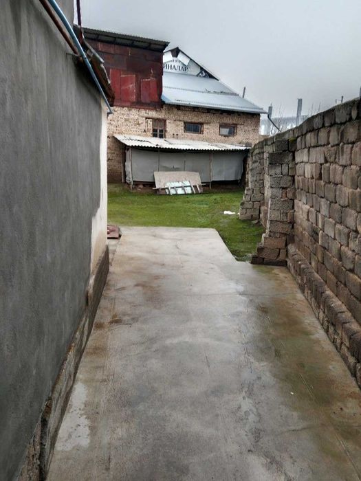 Uy sotiladi KELES 6 sotix