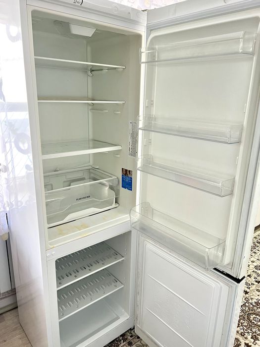 Продам Холодильник с Машинкой