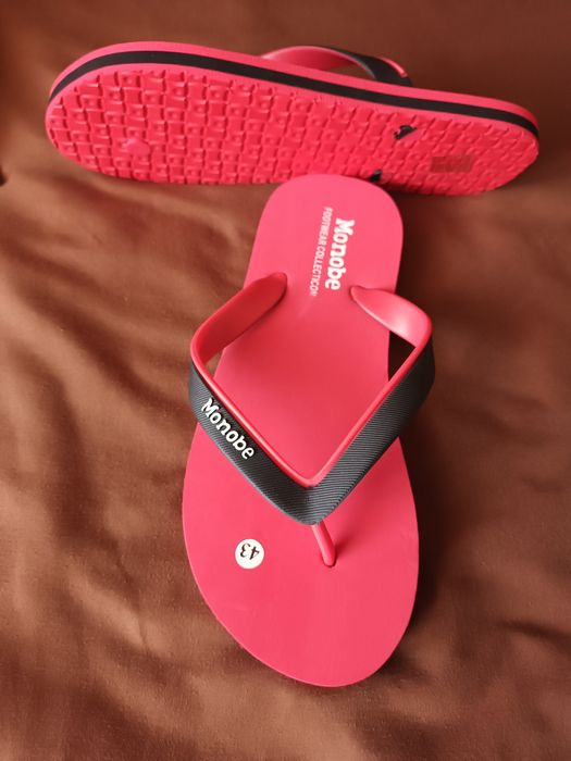 Papuci de plaja , talpa foarte ușoare,  nr . 42 și nr 43