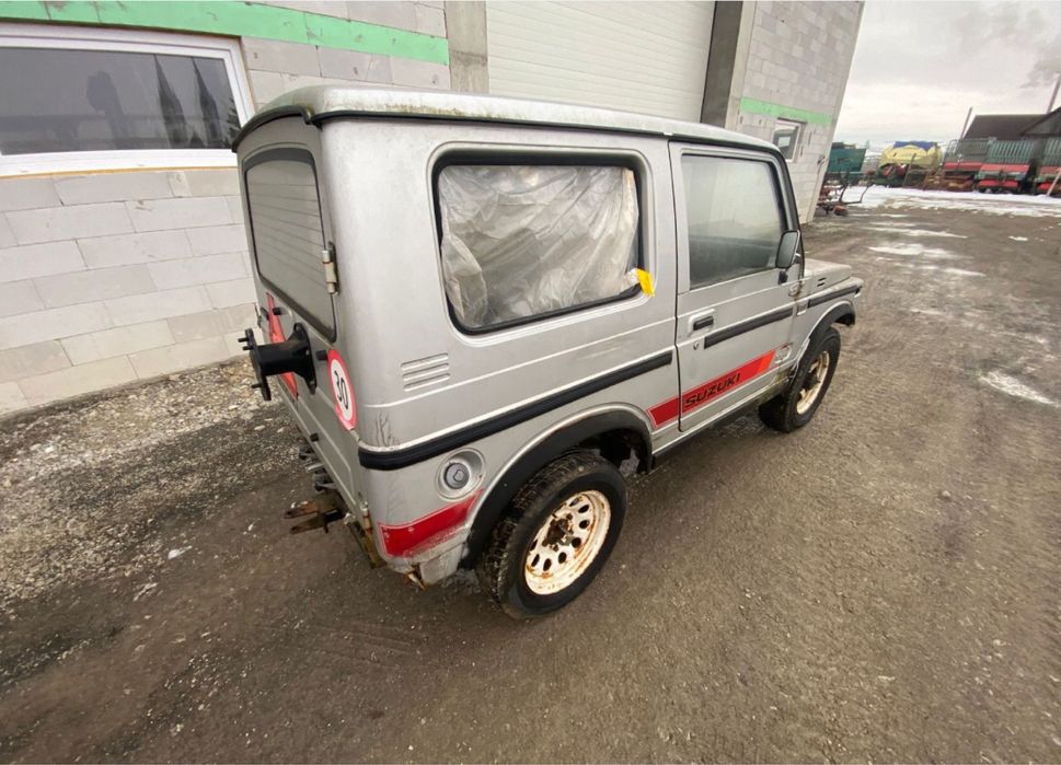 Suzuki Samurai necesita putina reparatie