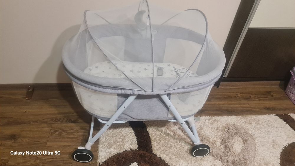 Детска кошара със колела