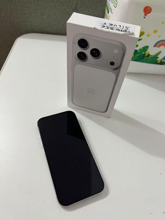 Продам iPhone 17pro silver 256gb