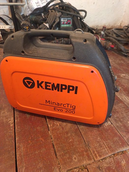 Kemppi va Esab ET 300i