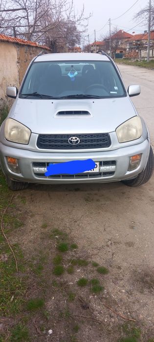 Продавам Toyota Rav4
