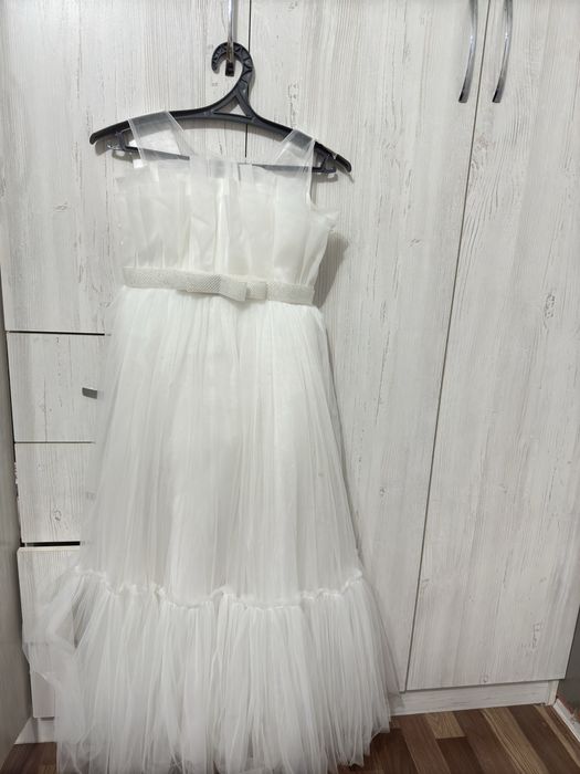 Нарядный платье продается