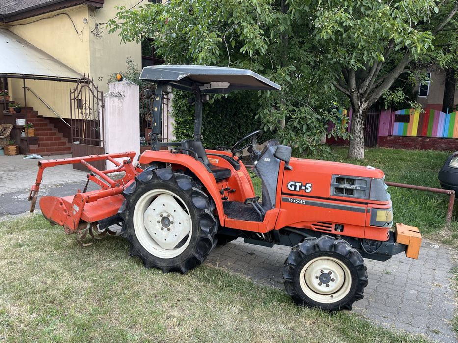 Tractor 4x4 Kubota GT 5 + freza