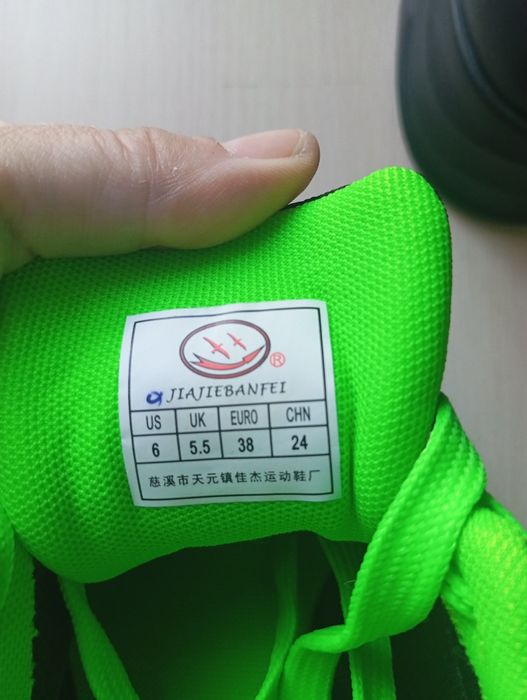 Продам шиповки 38р