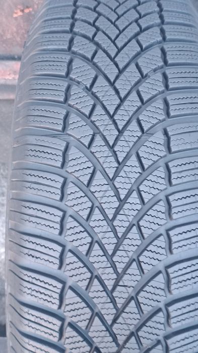 225/65/17 Bridgestone Дот 2923
