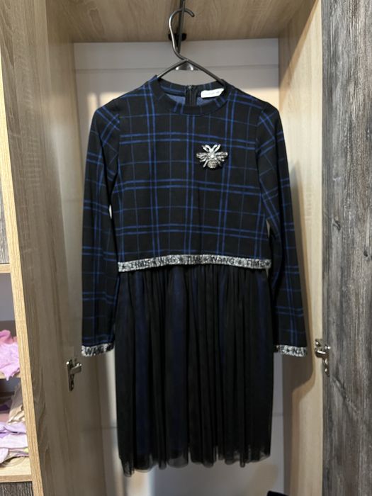 нарядные платья.