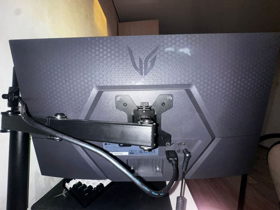 Монитор LG 180 герц