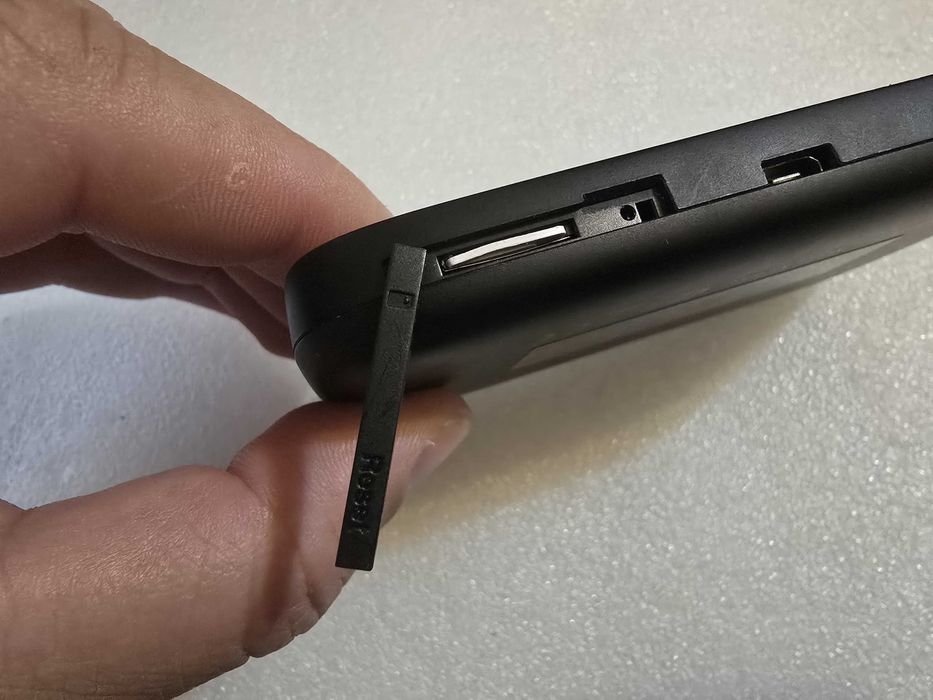 Modem portabil WIFI ZTE MF971RS 4G LTE SIM – poze reale