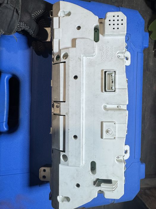 Щиток приборов камри 40