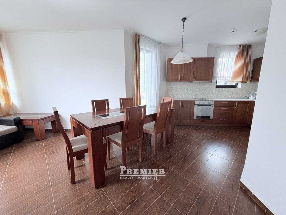 Просторен тристаен апартамент