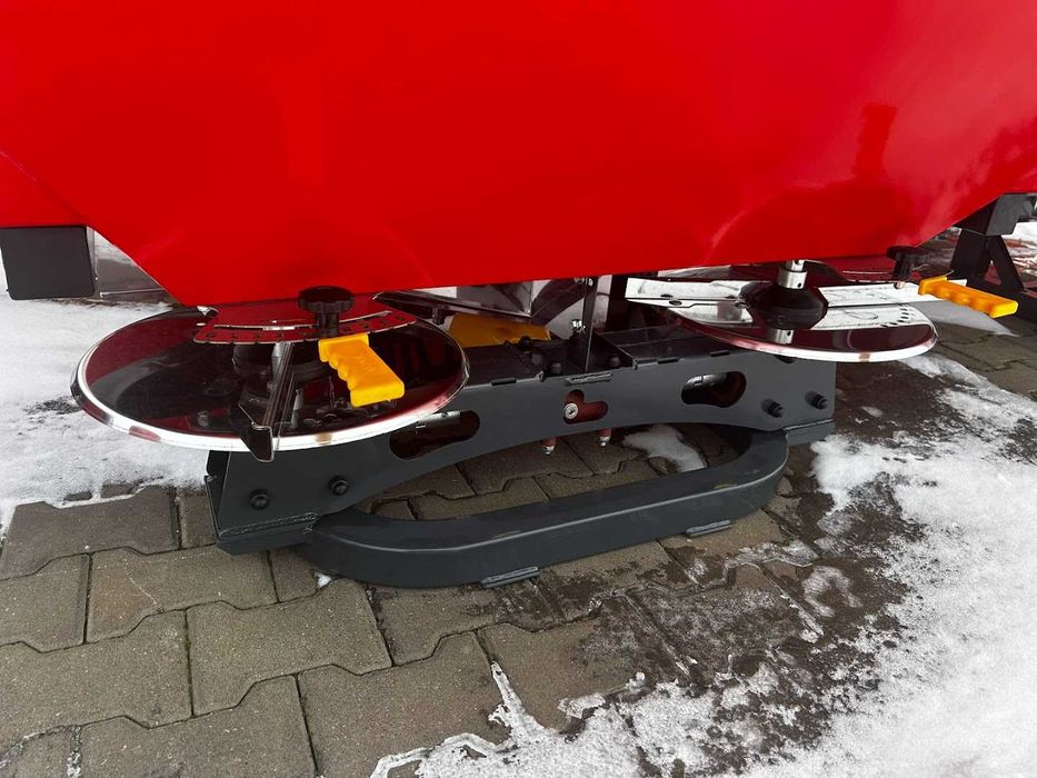 РУМ 800 разбрасыватель