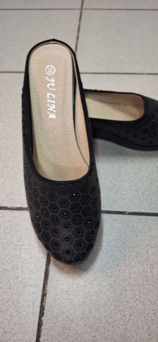 Продам женскую обувь