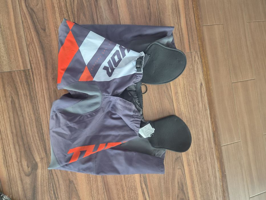 Pantaloni motocross thor ca noi